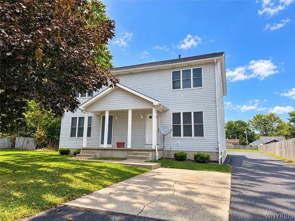 2 bed, 1.5 bath, 2788 sqft, $1,450 — Photo 1