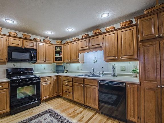 4th image of 947 Township Road 2506