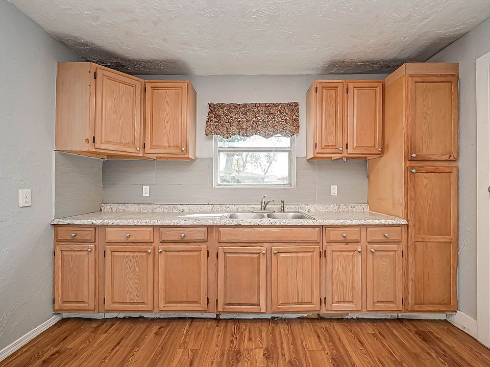 1st image of 5706 Northridge Dr