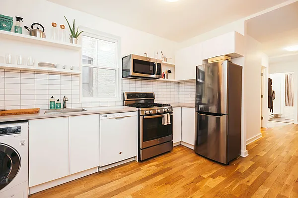 Rented by Nooklyn NYC LLC | media 20