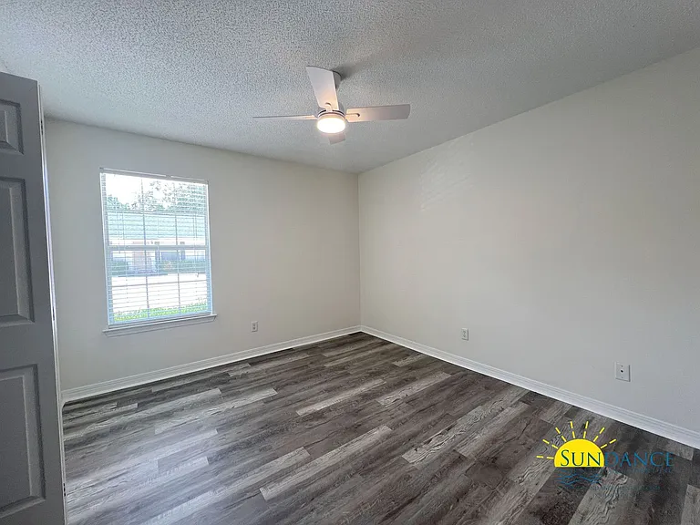 237 Lindberg St — Photo 6