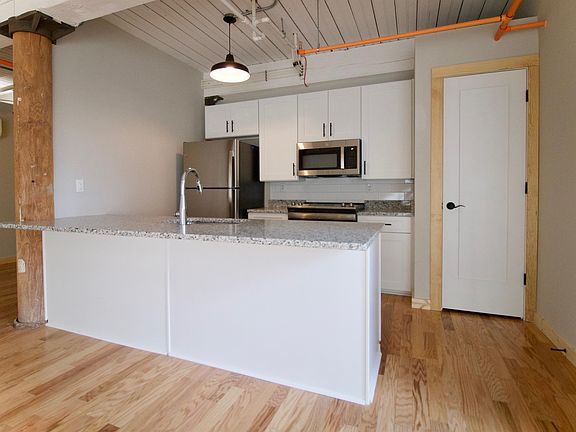 2nd image of 1701 12th St Unit 103