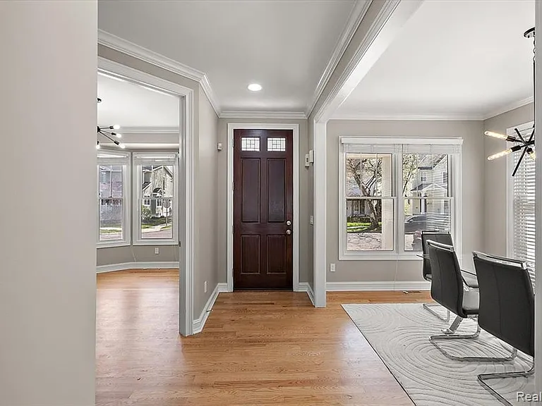 1109 Bennaville Ave — Photo 4