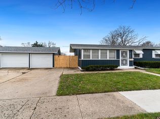 2718 Canterbury Ln, Rockford, IL 61101