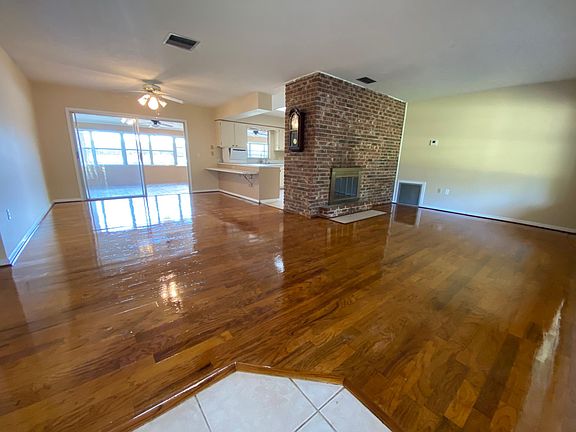 Living Room/ Dining Room