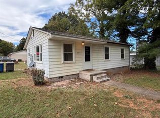 622 Park Dr, Statesville, NC 28677