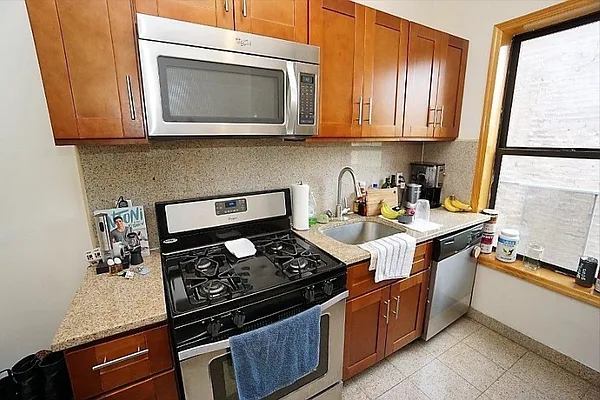 Rented by Universal Realty Group | media 9