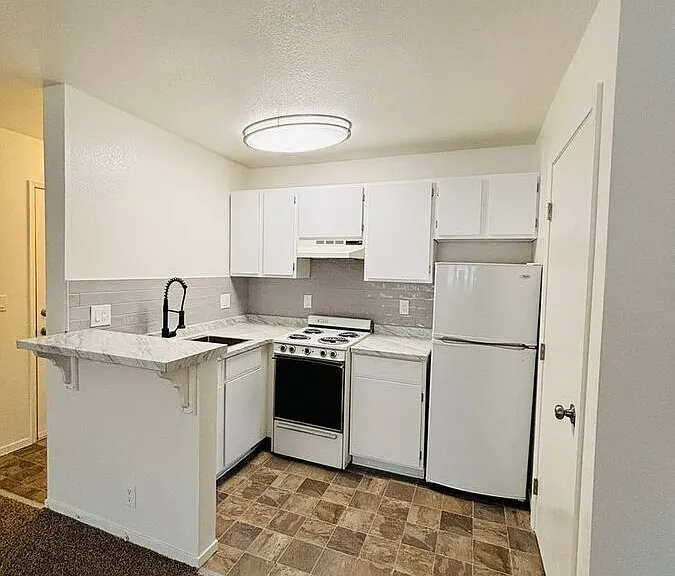 328 Wheeler Ave #7 — Photo 1