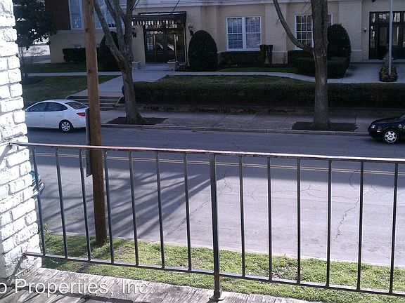 5th image of 3118 Kensington Ave APT 3