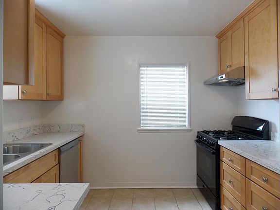 2nd image of 11590 Gateway Blvd #11592