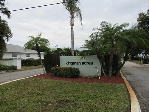 2110 SE Edler Dr Photo 1