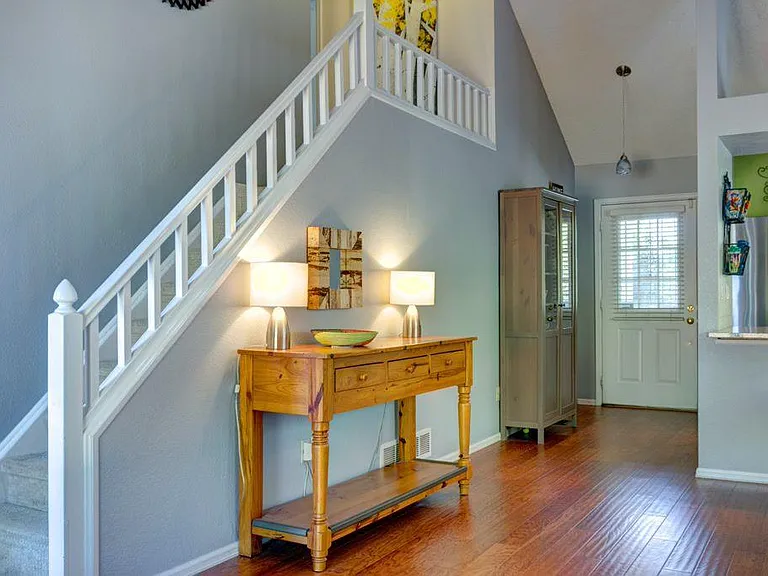 922 Hercules Cir — Photo 2