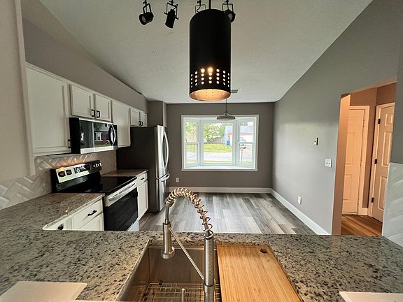 3rd image of 1029 Dale Hollow Dr
