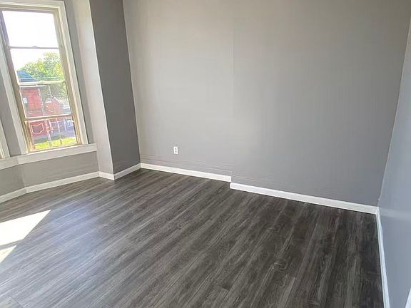 5th image of 1461 E 33rd St APT 4