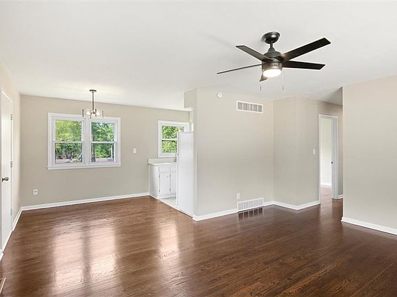 5th image of 2916 N McComas Ln