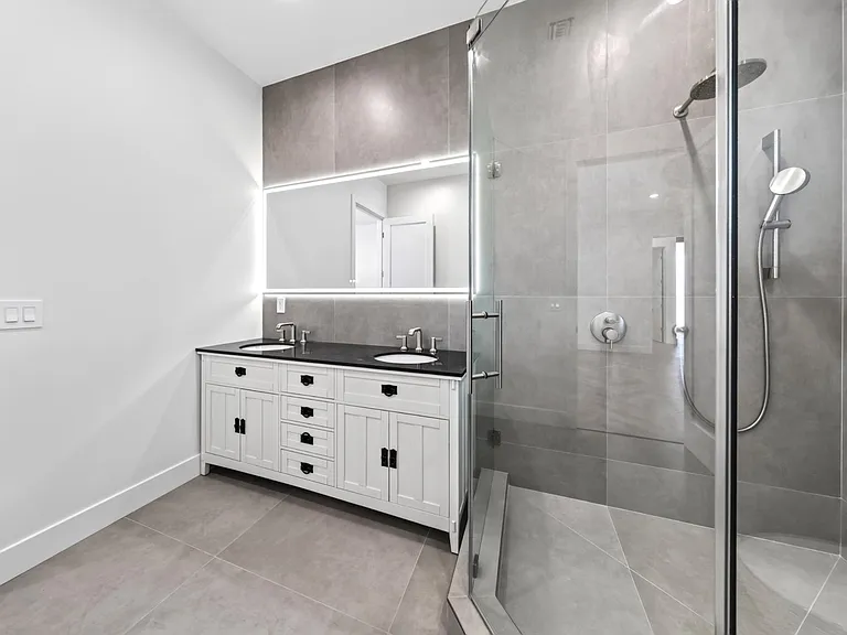 8018 Shadyglade Ave — Photo 45