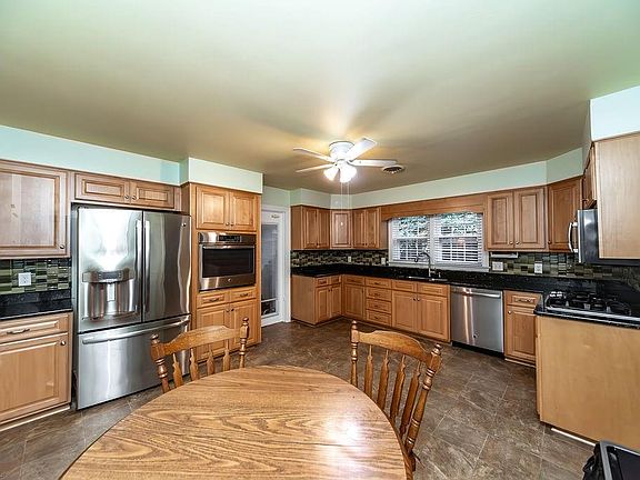 5th image of 6461 Powder Horn Dr