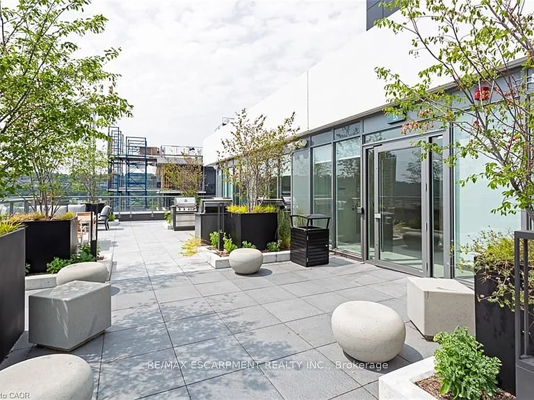212 King William St E #1019 — Photo 47