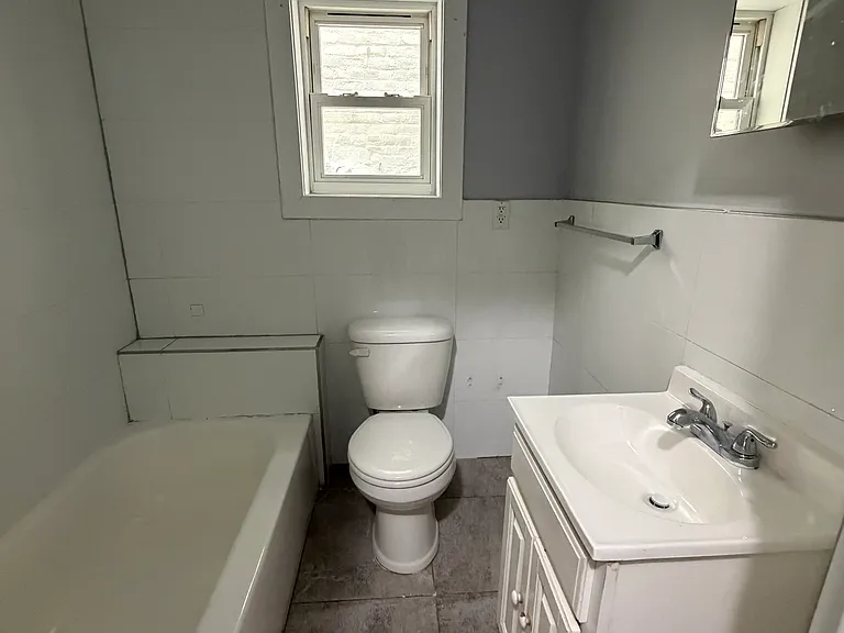 29 Bartholdi Ave #1A — Photo 8