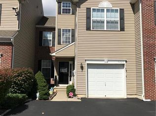 5223 Spring Ridge Dr E, Macungie, PA 18062