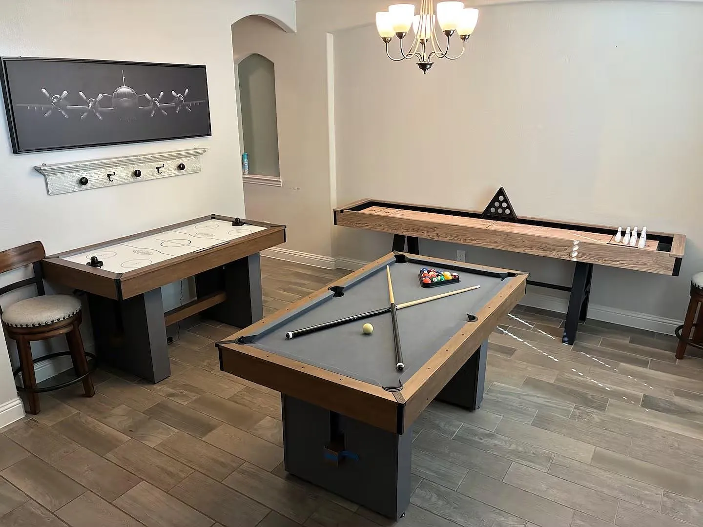 4 bed, 3.5 bath, 3364 sqft, $4,950 — Photo 4