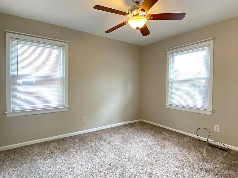 2321 Southgate Dr — Photo 9
