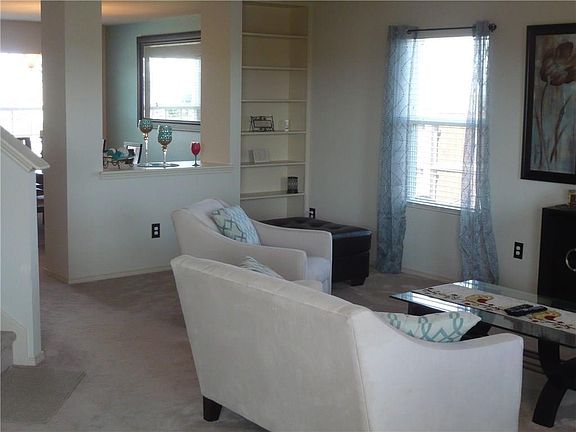 3rd image of 100 Williamsburg Ct