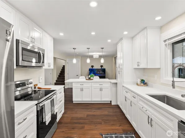 7041 67th Street NW, Gig Harbor, WA 98335