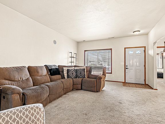 5th image of 831 Isherwood Dr