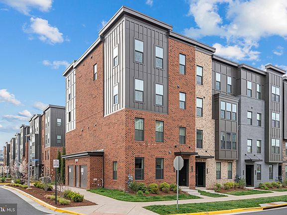 2nd image of 2256 Woodland Gap Ter Unit 32