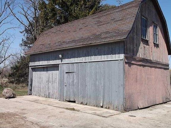 barn
