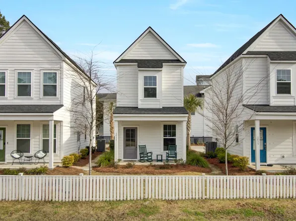 1531 Foster Creek Rd, Hanahan, SC 29410