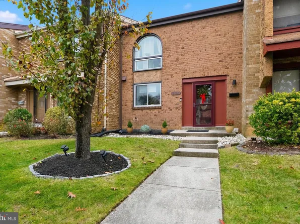 8264 Canning Ter, Greenbelt, MD 20770