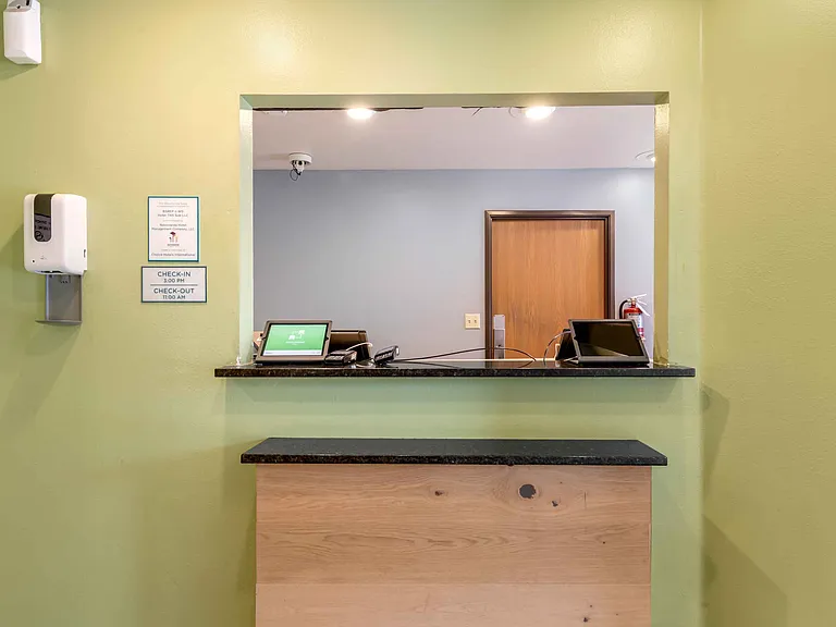 Lobby and Guest Check-in
