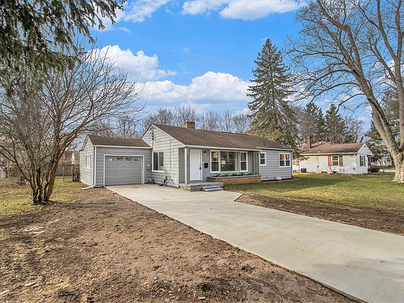 4th image of 1007 Ashley Dr