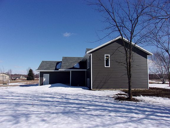 3rd image of 8241 Rolling Acres Cir NW