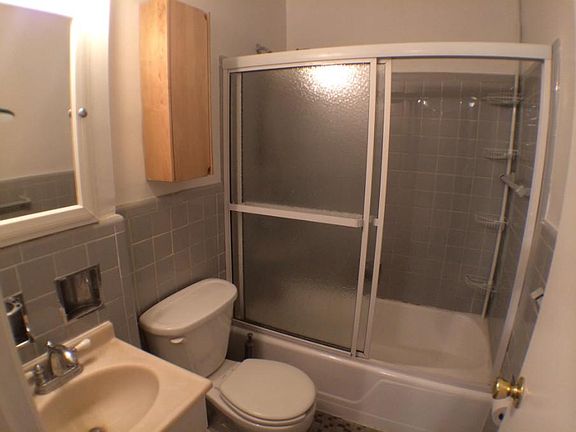 4th image of 413 W 47th St APT 2B