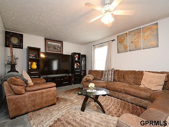 5th image of 5701 Vine St