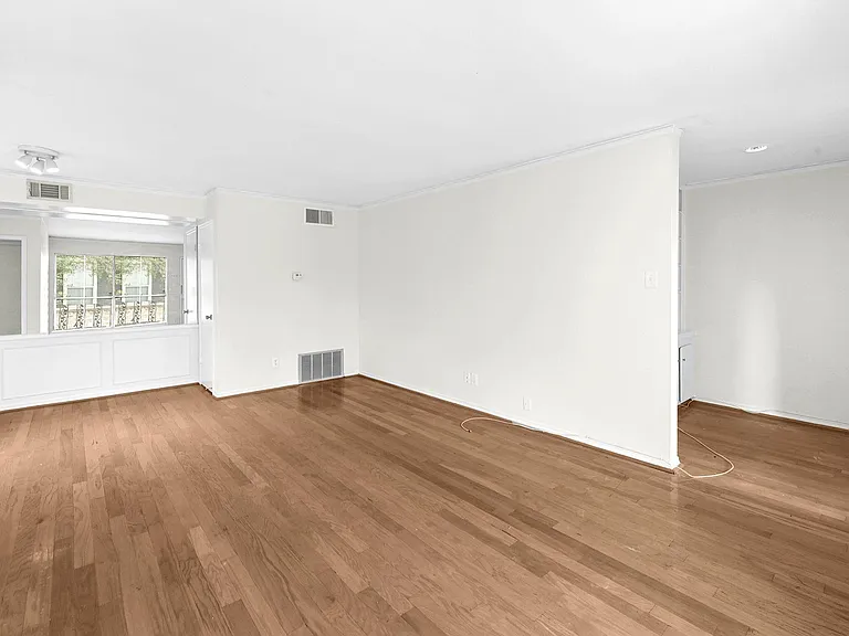 800 Post Oak Blvd #31 — Photo 4