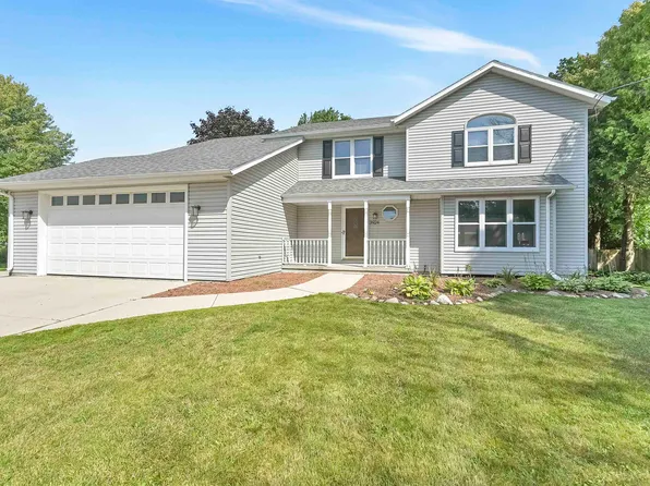 3924 Woodlawn Ct, Manitowoc, WI 54220