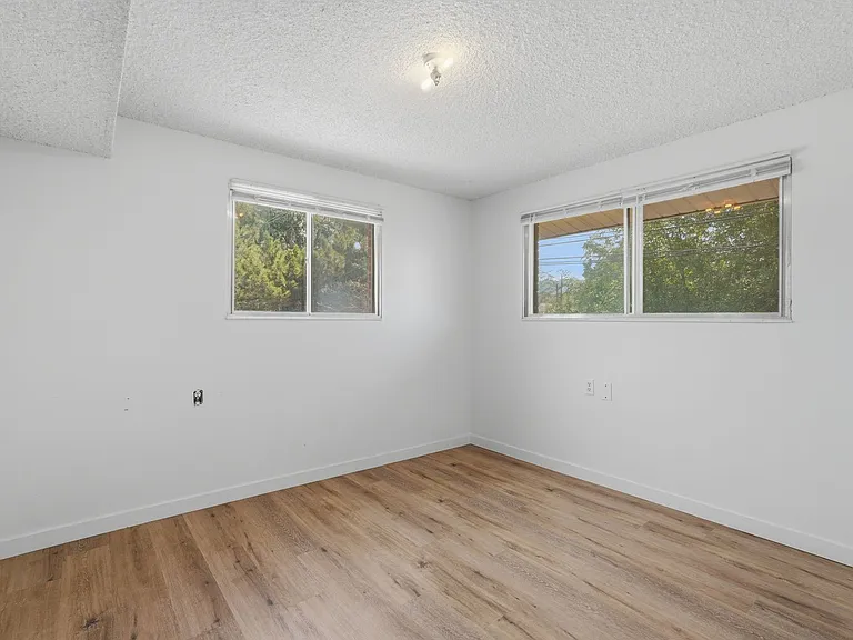 546 S 450 S — Photo 21