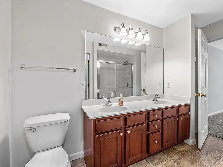 111 Saravalle Dr — Photo 23