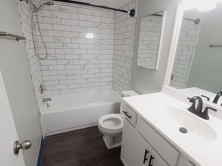 Sugarbush Apartments — Photo 240