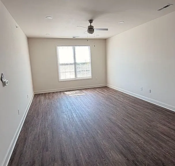 703 E Clay St — Photo 35