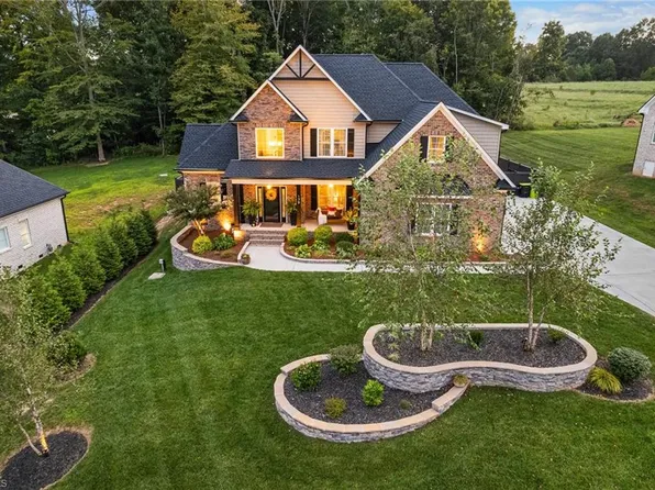179 Pipers Rdg W, Winston Salem, NC 27127