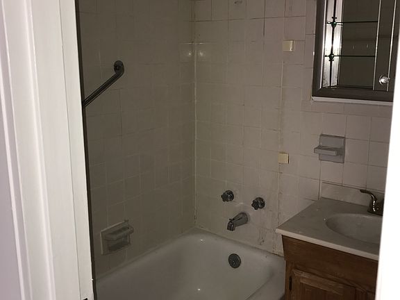 4th image of 15 Park Hill Ave #3M