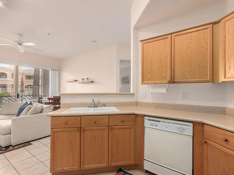 3800 S Cantabria Cir — Photo 10