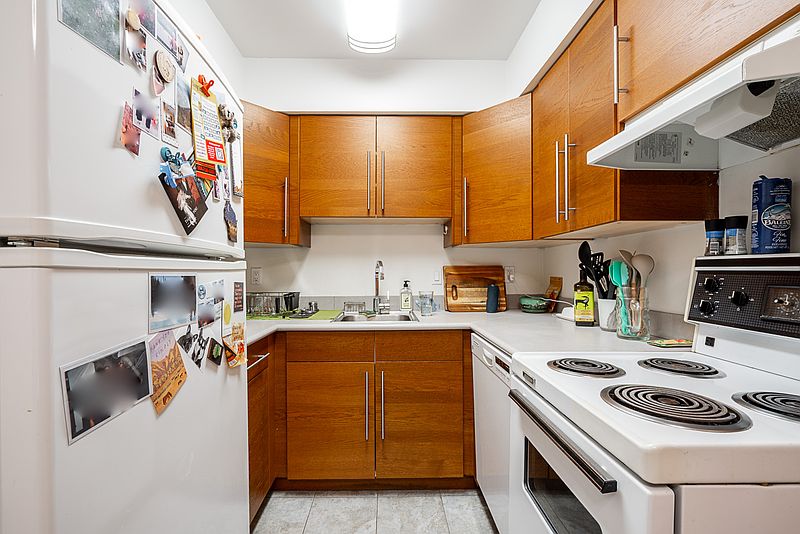 Vancouver Apartment for rent - 2 Bedrooms — photo 17