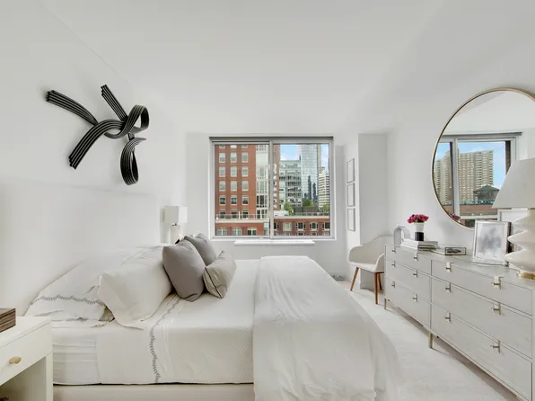 212 Warren Street image 7 of 14