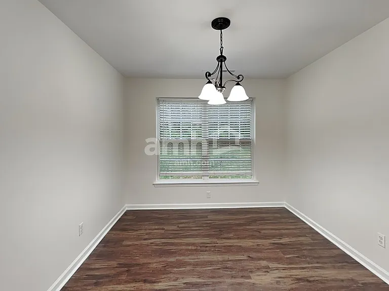 1421 Juniper Hills Ln — Photo 6